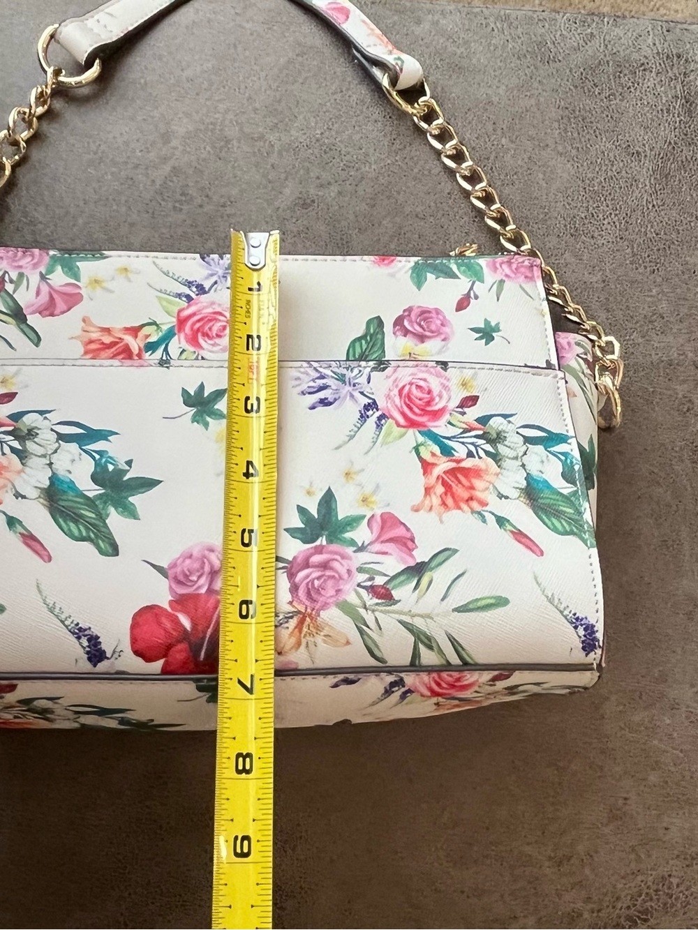 NWOT Steve Madden White Floral Crossbody with Gold Chain - Picture 16 of 16